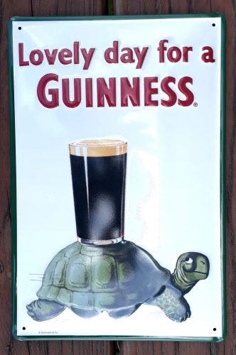 Guinness mit Schildkröte und Bierglas  - Fémtábla